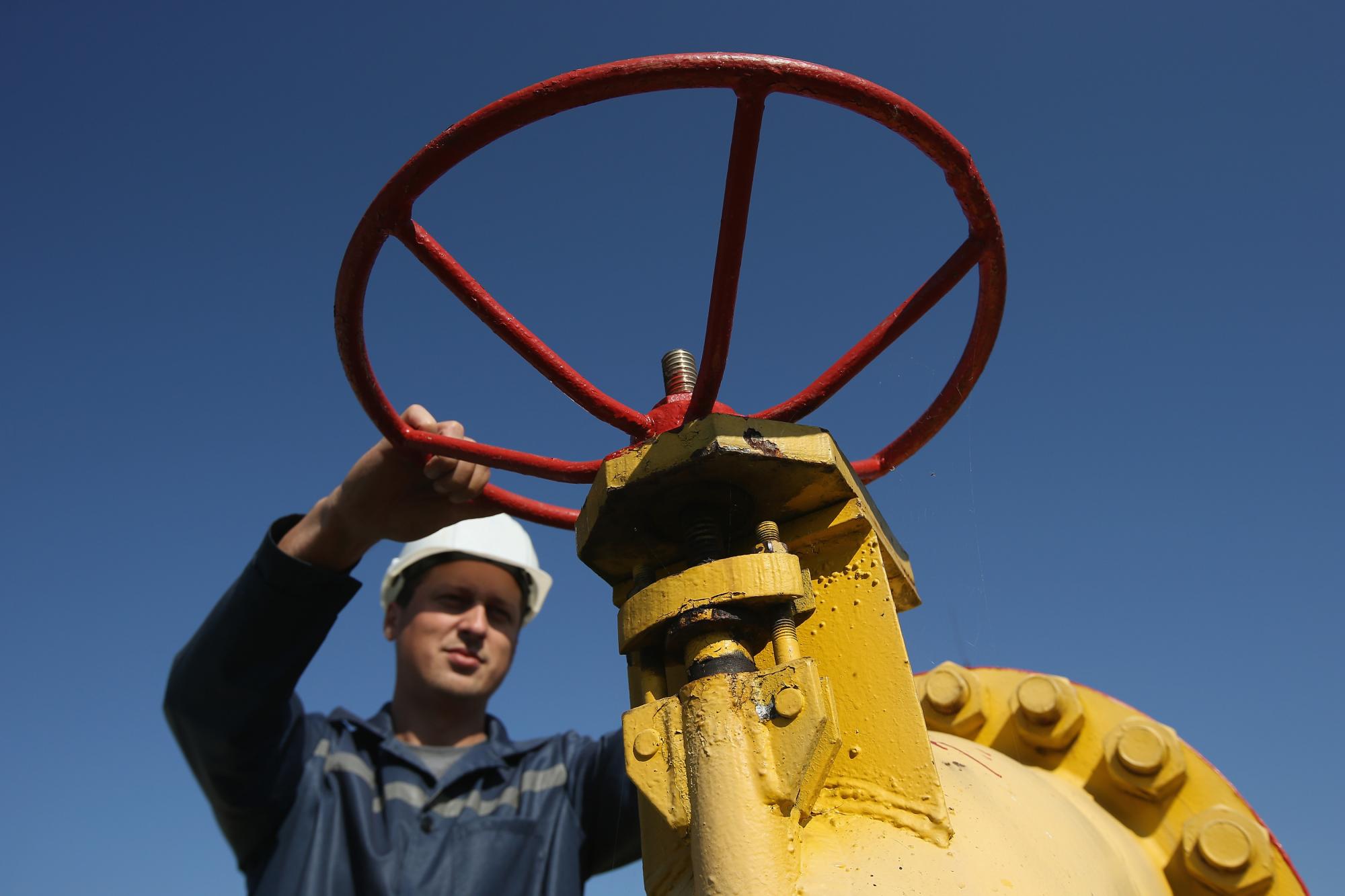 Threats and tricks: How Slovakia and Hungary try to keep gas transit through Ukraine